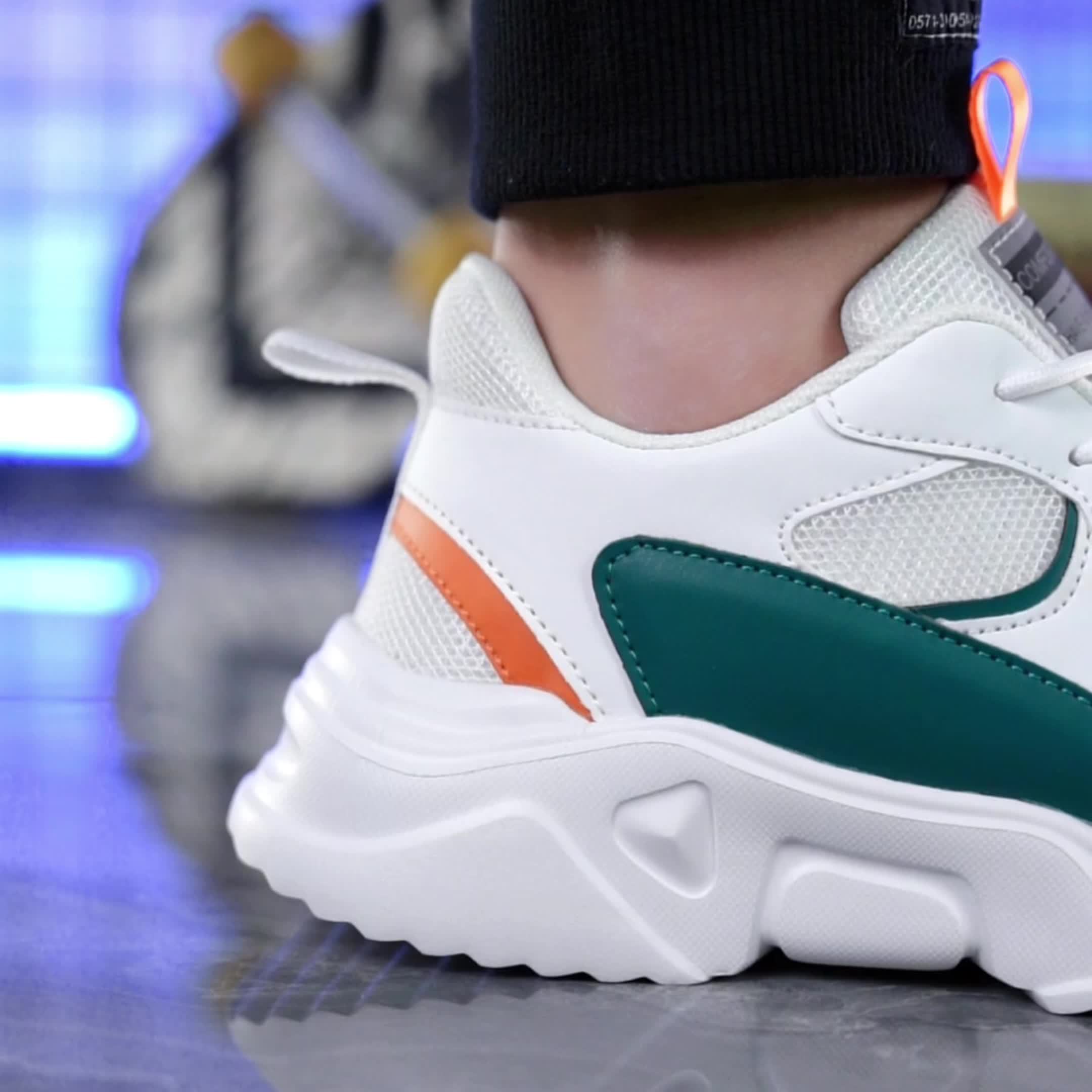 Men's Vintage '90s Chunky Trainer: Breathable Mesh & Bold White/Teal Design