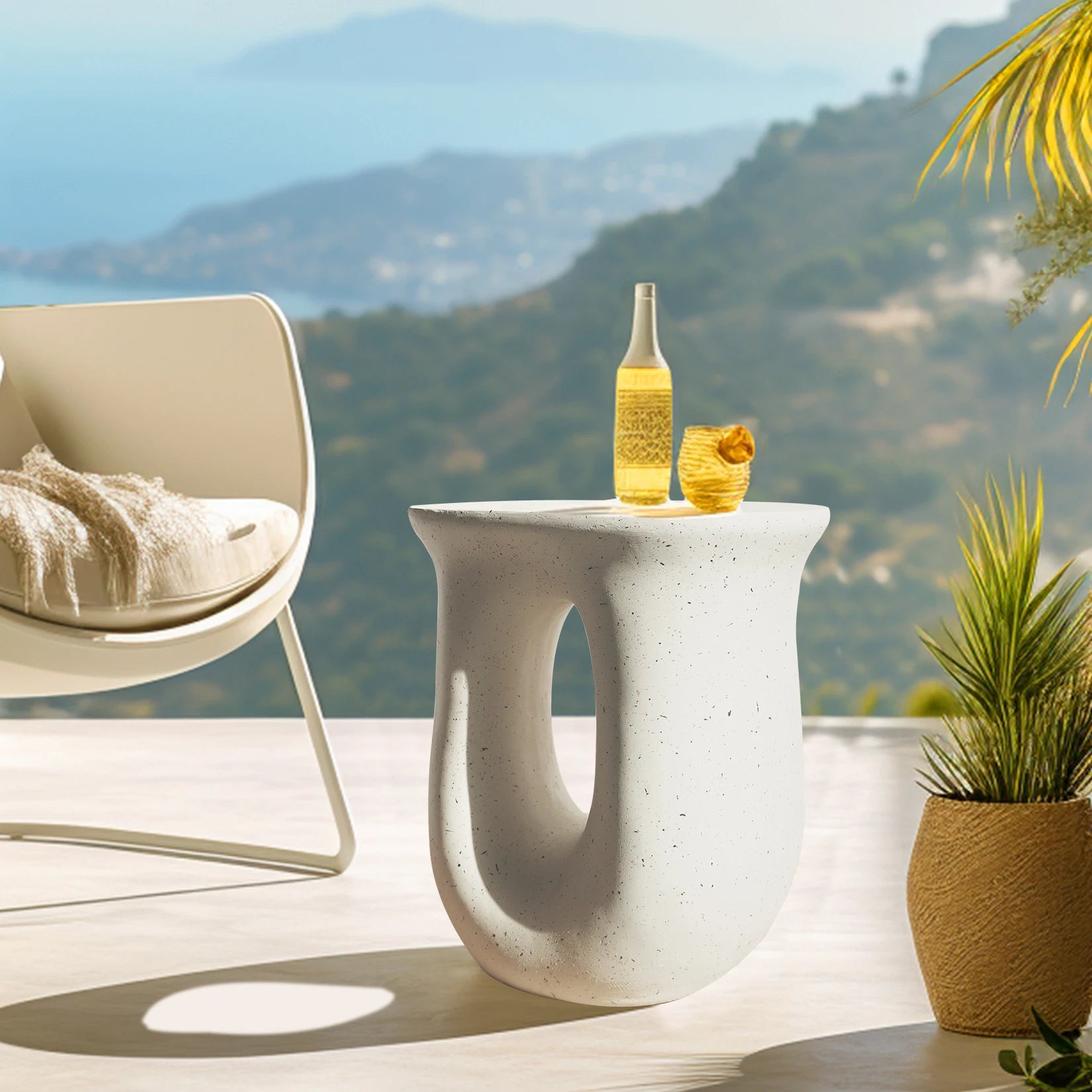 U-shaped Geometric Side End Table Coffee Table Stylish Lightweight Nightstand Bedroom Decor Accent Table